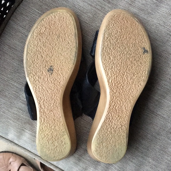 Strictly Comfort Wedges 9.5 - Picture 5 of 6